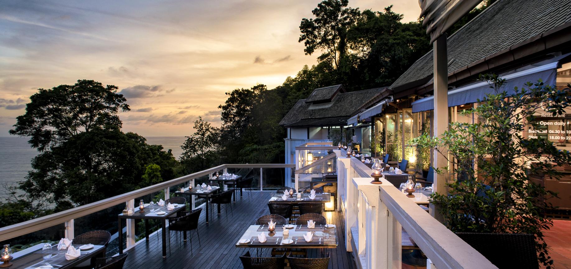 The Cliff Bar at Centara Villa Phuket