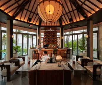 Experience luxury and style at Centara Reserve Samui with this guide to 5 essential items to bring with you. From the best pair of stylish shades to protect your eyes from the sun, to swimwear, books and accessories. Whether you're lounging by the pool, dining at the resort's chic beachfront restaurant, or exploring the island, these items will help you look and feel your best while you're living it up in Samui.