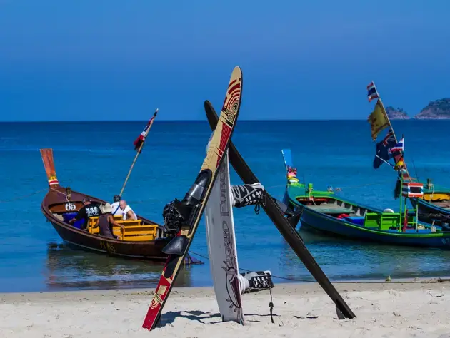 The five best beaches for surfing in Phuket