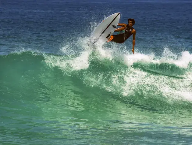 The five best beaches for surfing in Phuket