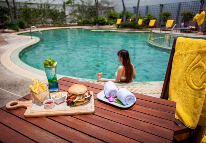 Pool Bar