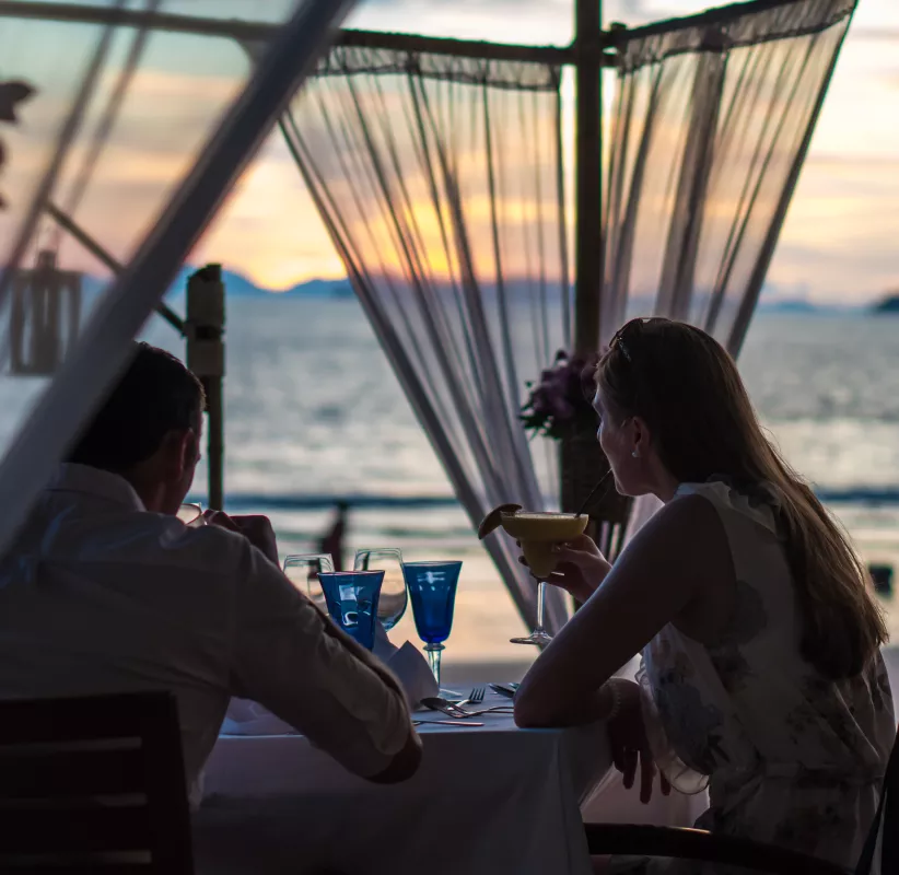 Beach dining