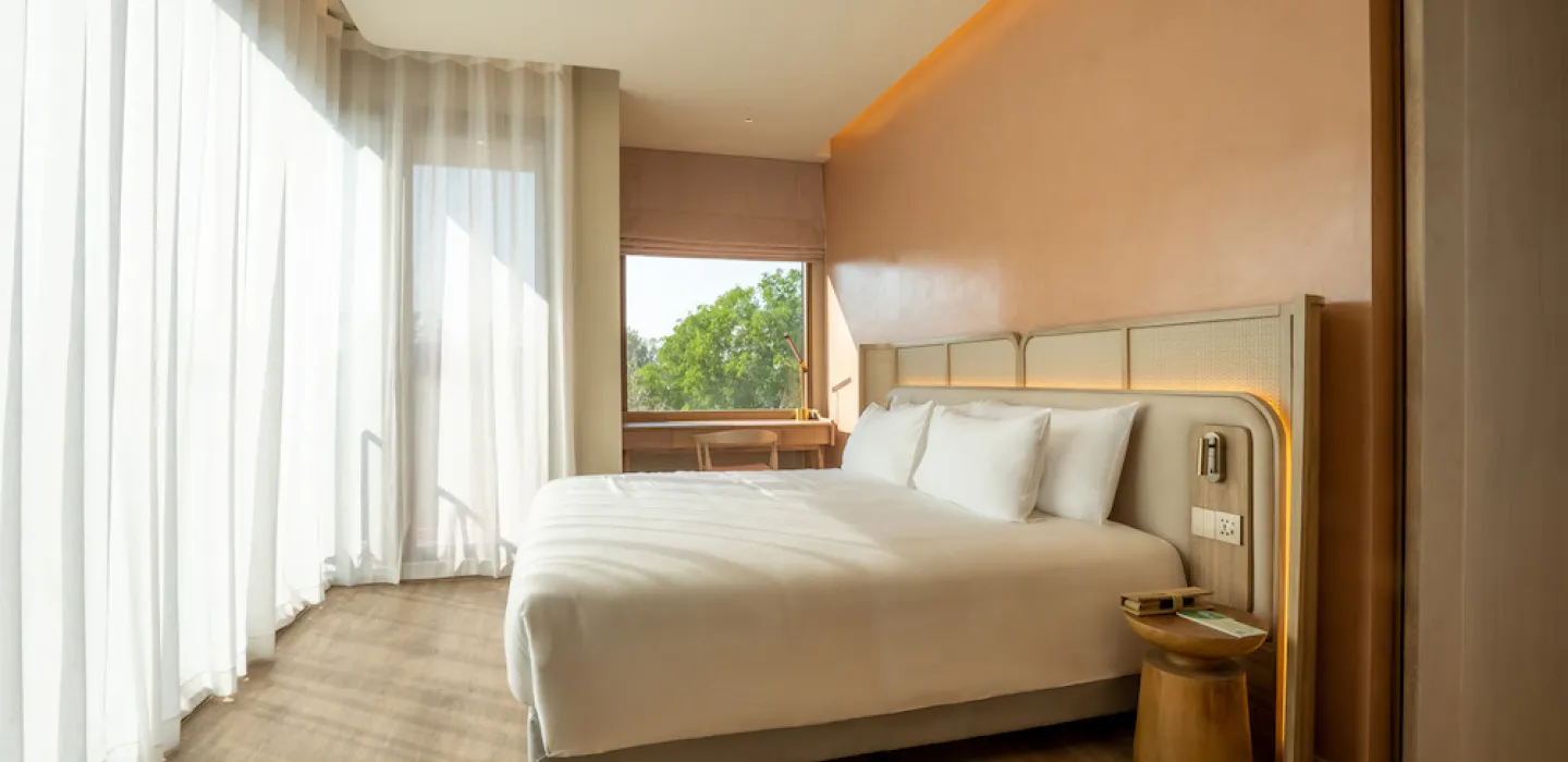 Premium Deluxe Suite Bedroom at Centara Ubon