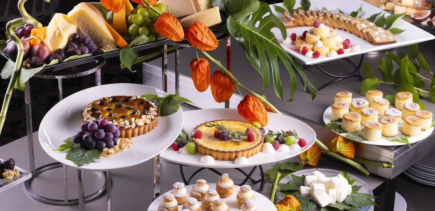 Autumn Lunch & Sweets Buffet