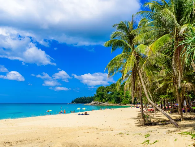The five best beaches for surfing in Phuket