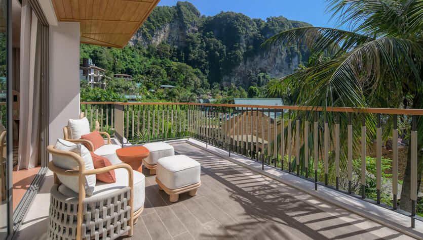 luxury tropical suite
