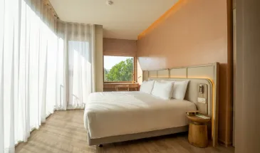 Premium Deluxe Suite Bedroom at Centara Ubon